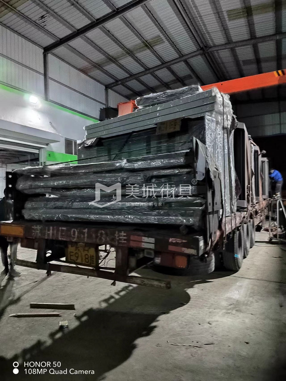 2022.10.18美城街具供應臺州第三、四車候車亭發(fā)貨記錄